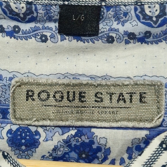 Rogue State Mens Shirt Large Short Sleeve Button Down Striped Blue White Casual - Picture 4 of 10